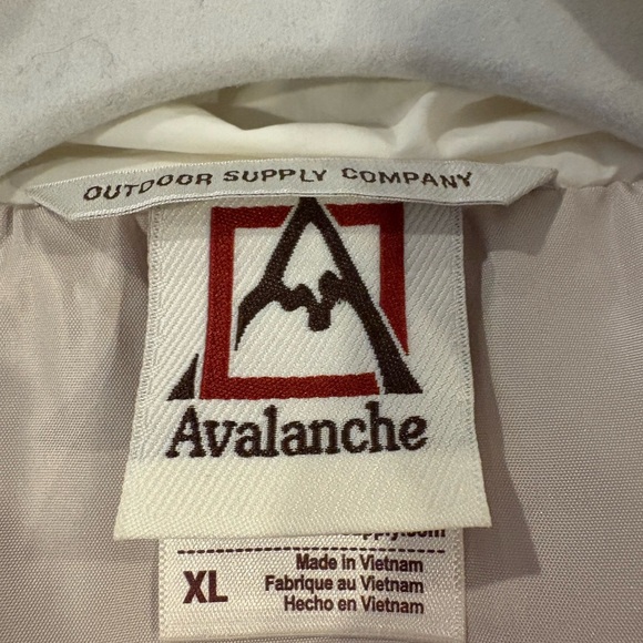 Avalanche White Quilted Jacket Size XL NWT - Picture 3 of 5